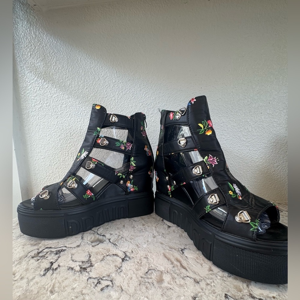 Black Floral High Platform Wedge Sandals